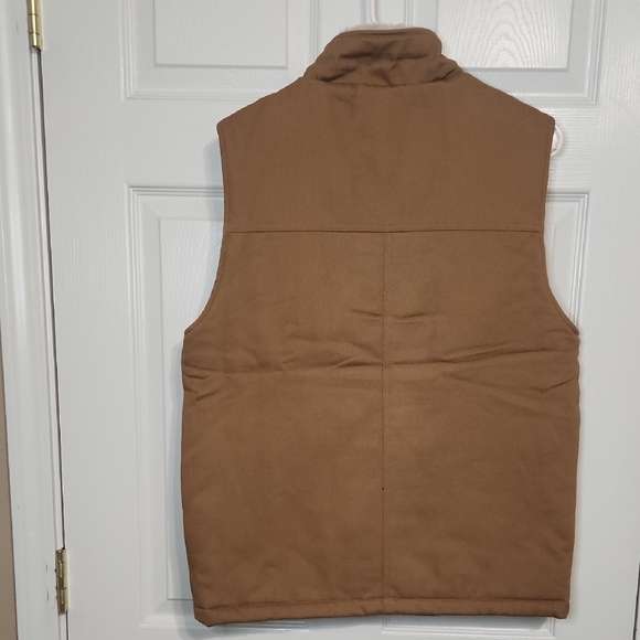 Brown Outdoor Vest with High Collar and Durable Fabric - Picture 3 of 4